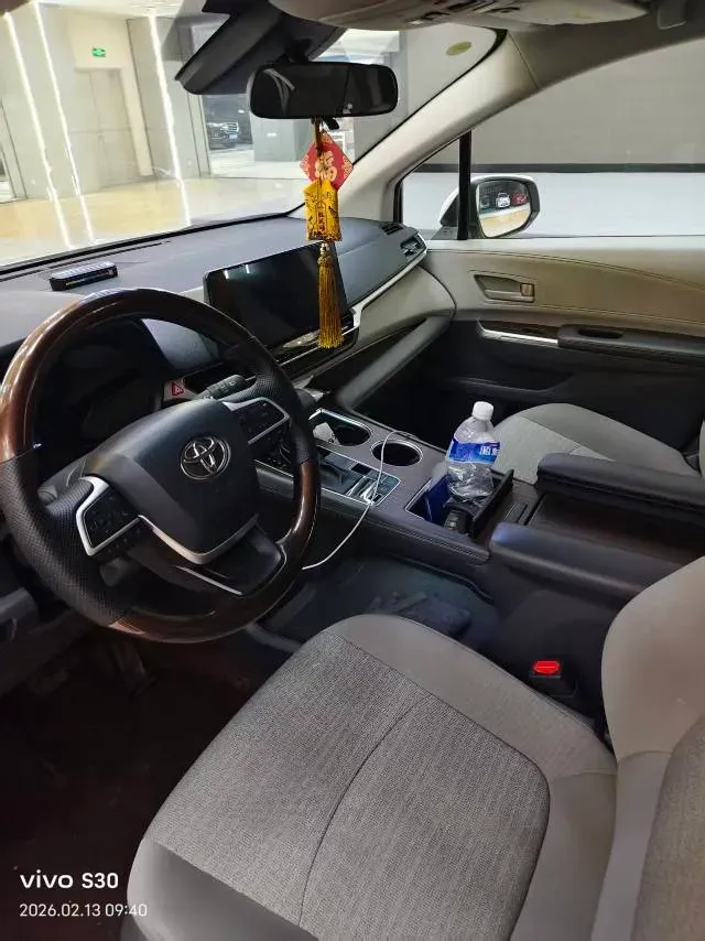 2024 Toyota Sienna 2.5L 189HP L4 E-CVT Hybrid,autocango,china used car exporter,china ev exporter,chinese used car exporter,chinese used ev exporter