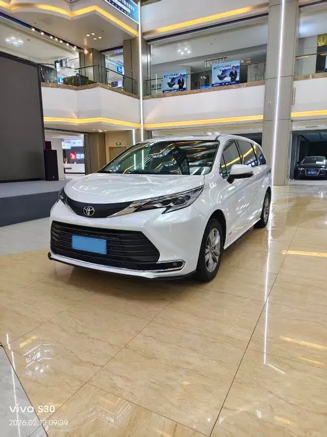 2024 Toyota Sienna 2.5L 189HP L4 E-CVT Hybrid,autocango,china used car exporter,china ev exporter,chinese used car exporter,chinese used ev exporter