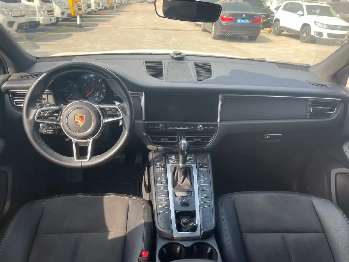 2018 Porsche Macan 2.0T 252HP L4 7DCT,autocango,china used car exporter,china ev exporter,chinese used car exporter,chinese used ev exporter
