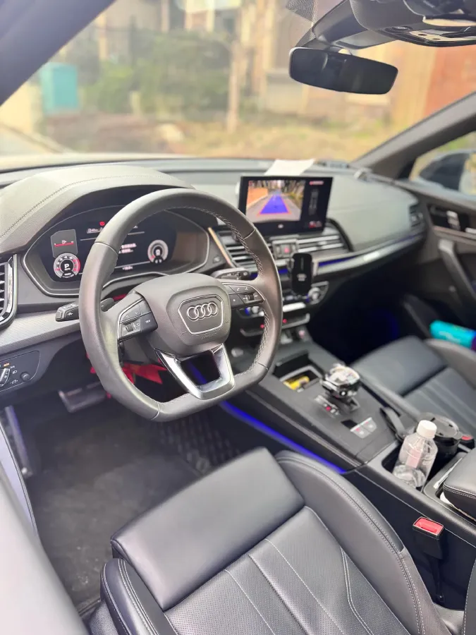 2025 Audi Q5L 2.0T 190HP L4 7DCT,autocango,china used car exporter,china ev exporter,chinese used car exporter,chinese used ev exporter