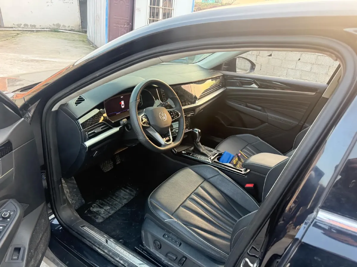 2024 Volkswagen Passat 2.0T 220HP L4 7DCT,autocango,china used car exporter,china ev exporter,chinese used car exporter,chinese used ev exporter