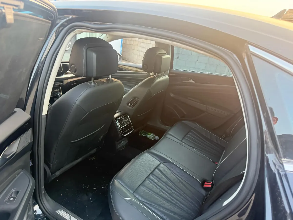 2024 Volkswagen Passat 2.0T 220HP L4 7DCT,autocango,china used car exporter,china ev exporter,chinese used car exporter,chinese used ev exporter