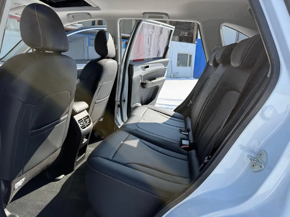 2021 Haval M6 1.5T 150HP L4 7DCT,autocango,china used car exporter,china ev exporter,chinese used car exporter,chinese used ev exporter