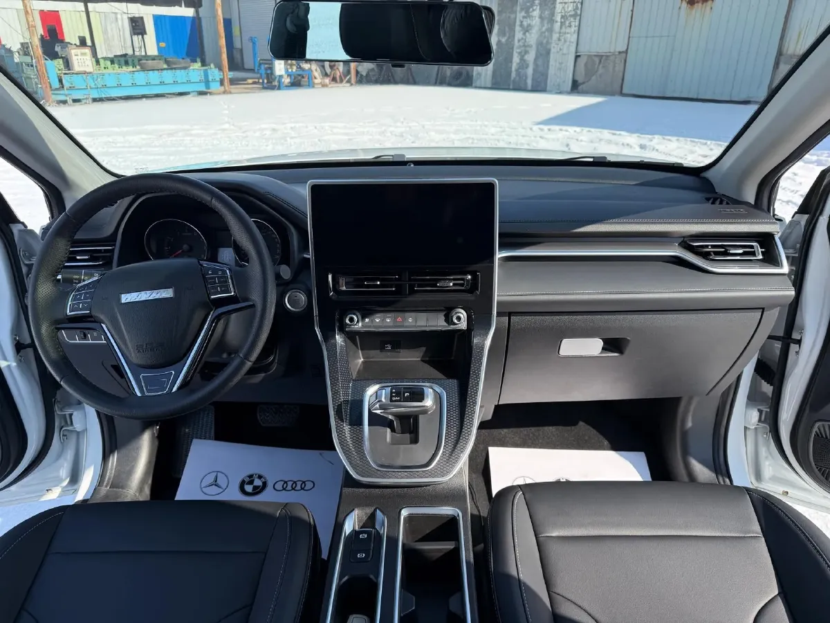 2021 Haval M6 1.5T 150HP L4 7DCT,autocango,china used car exporter,china ev exporter,chinese used car exporter,chinese used ev exporter