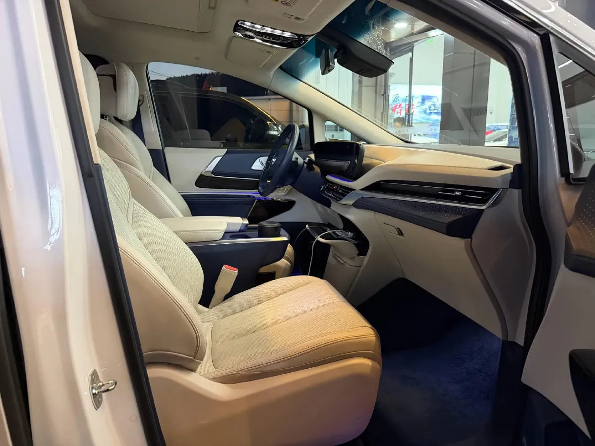 2023 Buick Century 2.0T 237HP L4 9AT,autocango,china used car exporter,china ev exporter,chinese used car exporter,chinese used ev exporter