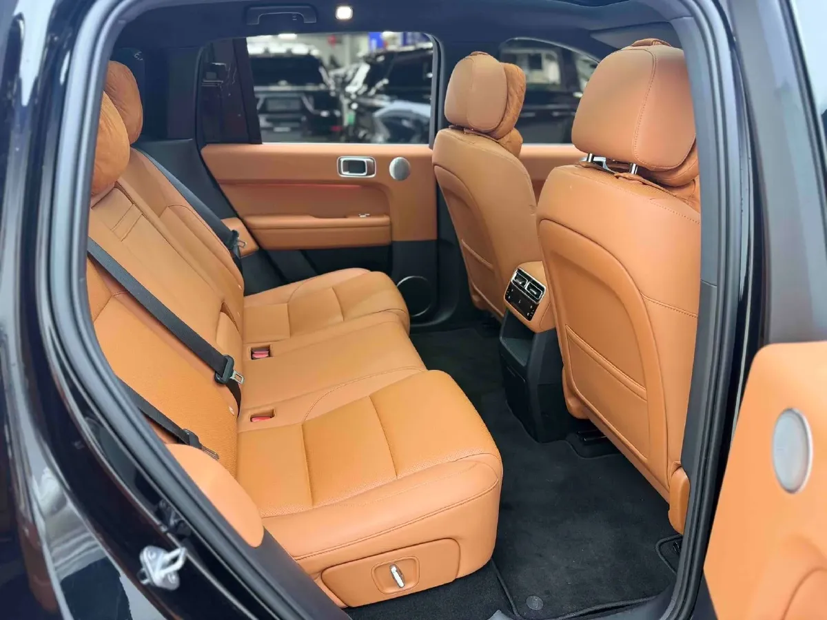 2024 Li L6 Range Extended 154HP L4 REEV 36.8KWH,autocango,china used car exporter,china ev exporter,chinese used car exporter,chinese used ev exporter