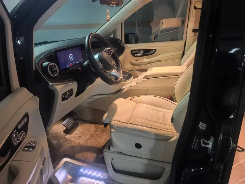 2024 Mercedes-Benz V Class 2.0T 231HP L4 9AT,autocango,china used car exporter,china ev exporter,chinese used car exporter,chinese used ev exporter