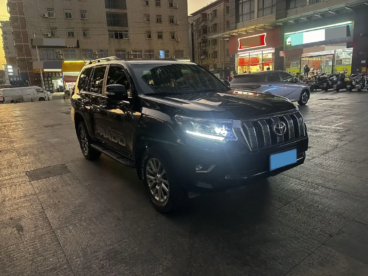 2018 Land Rover Discovery Sport 2.0T 241HP L4 9AT,autocango,china used car exporter,china ev exporter,chinese used car exporter,chinese used ev exporter