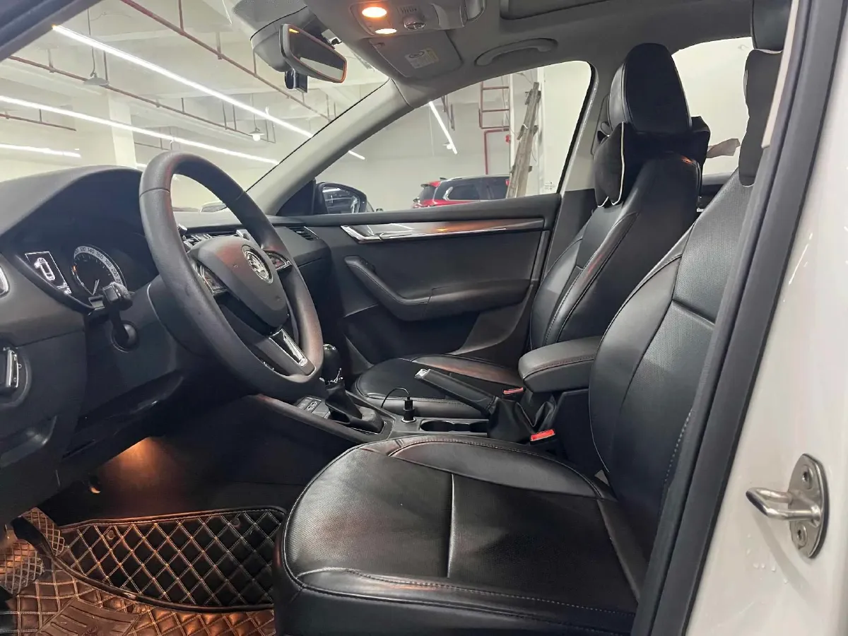 2018 Skoda Octavia 1.4T 150HP L4 7DCT,autocango,china used car exporter,china ev exporter,chinese used car exporter,chinese used ev exporter