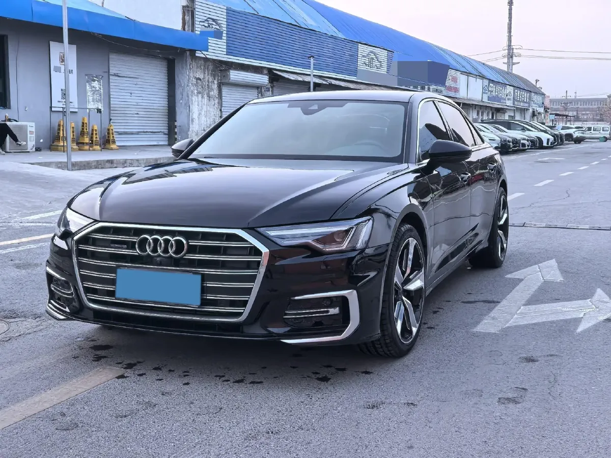 2024 Audi A6L 2.0T 245HP L4 7DCT,autocango,china used car exporter,china ev exporter,chinese used car exporter,chinese used ev exporter