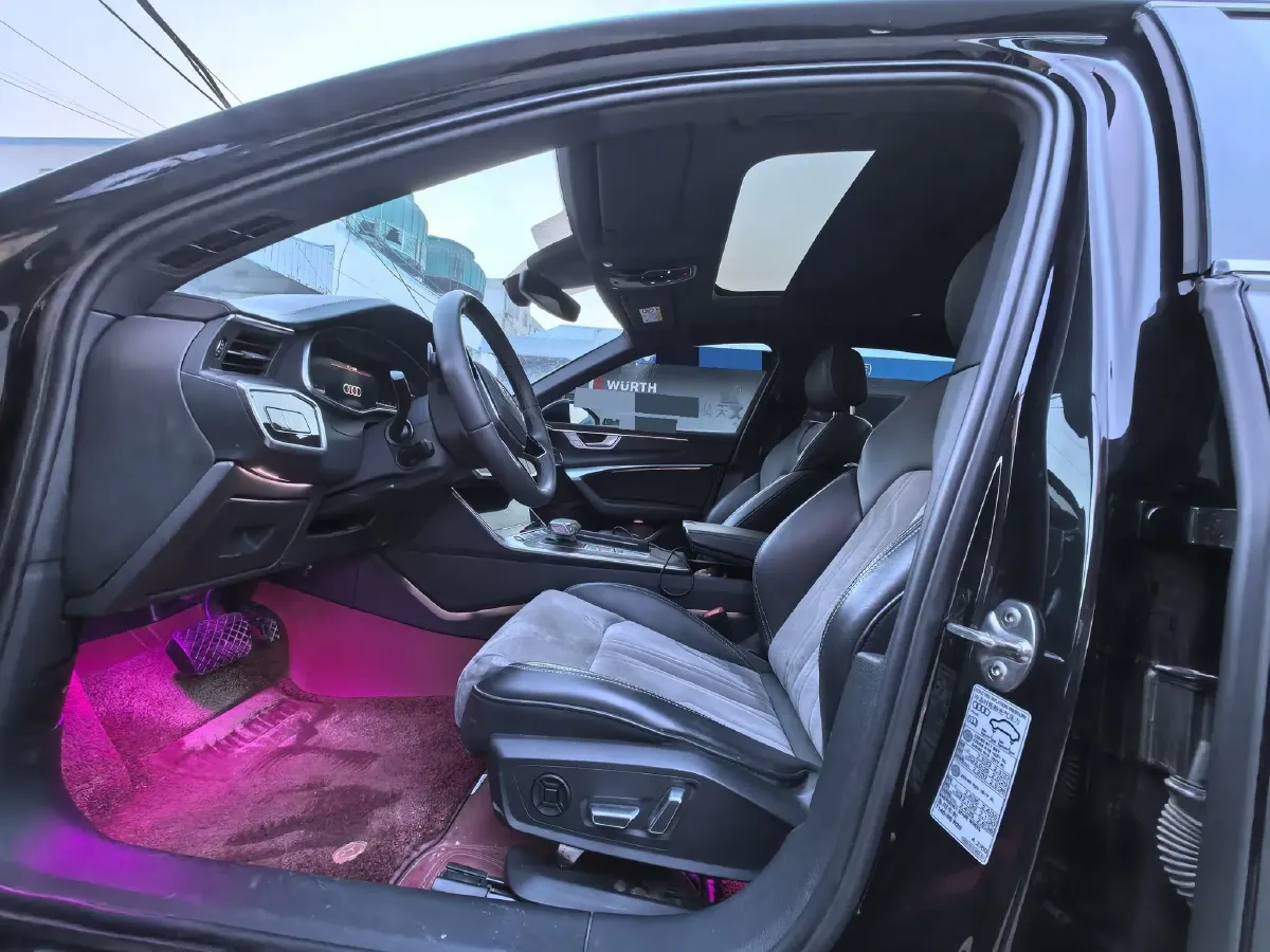 2024 Audi A6L 2.0T 245HP L4 7DCT,autocango,china used car exporter,china ev exporter,chinese used car exporter,chinese used ev exporter