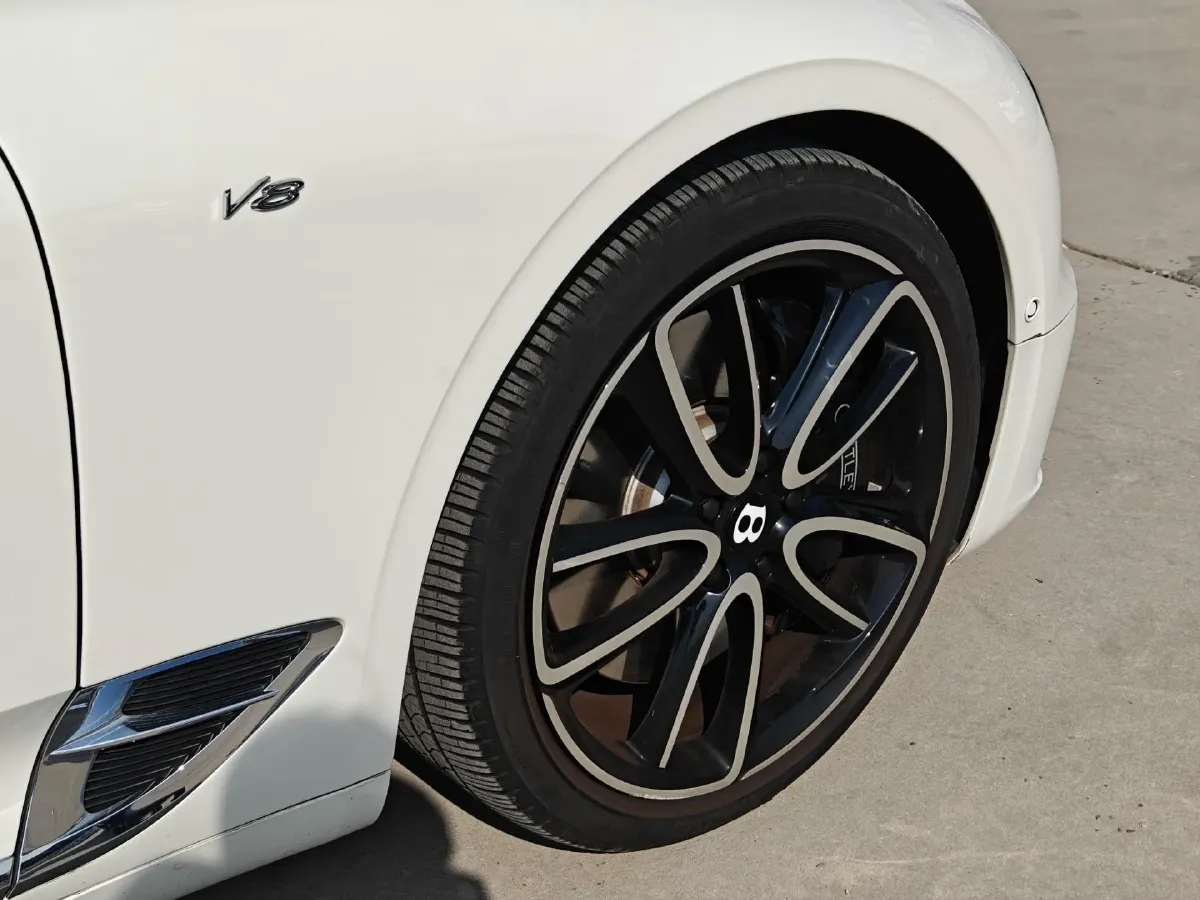 2022 Bentley Continental 4.0T 549HP V8 8DCT,autocango,china used car exporter,china ev exporter,chinese used car exporter,chinese used ev exporter
