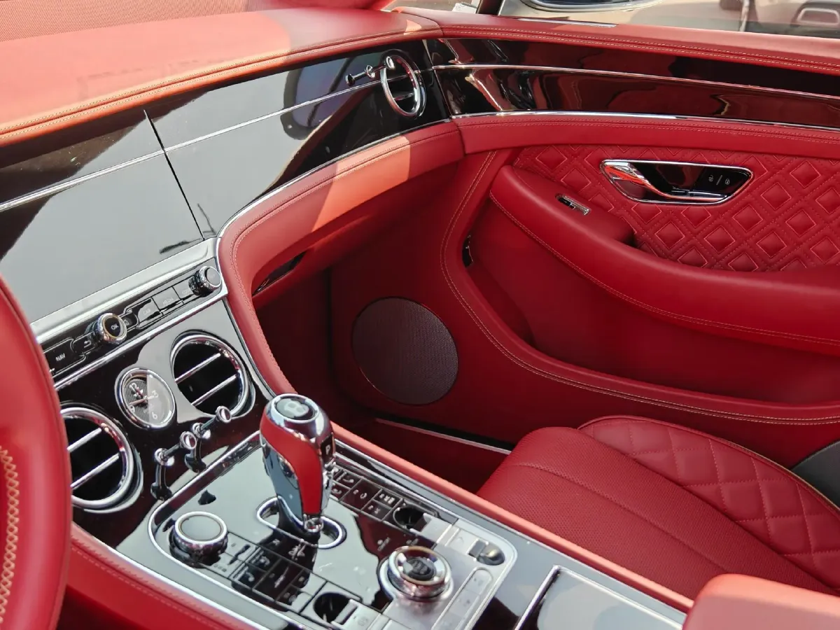 2022 Bentley Continental 4.0T 549HP V8 8DCT,autocango,china used car exporter,china ev exporter,chinese used car exporter,chinese used ev exporter