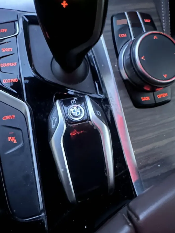 2020 BMW 5 Series 2.0T 184HP L4 8AT PHEV 17.7KWH,autocango,china used car exporter,china ev exporter,chinese used car exporter,chinese used ev exporter