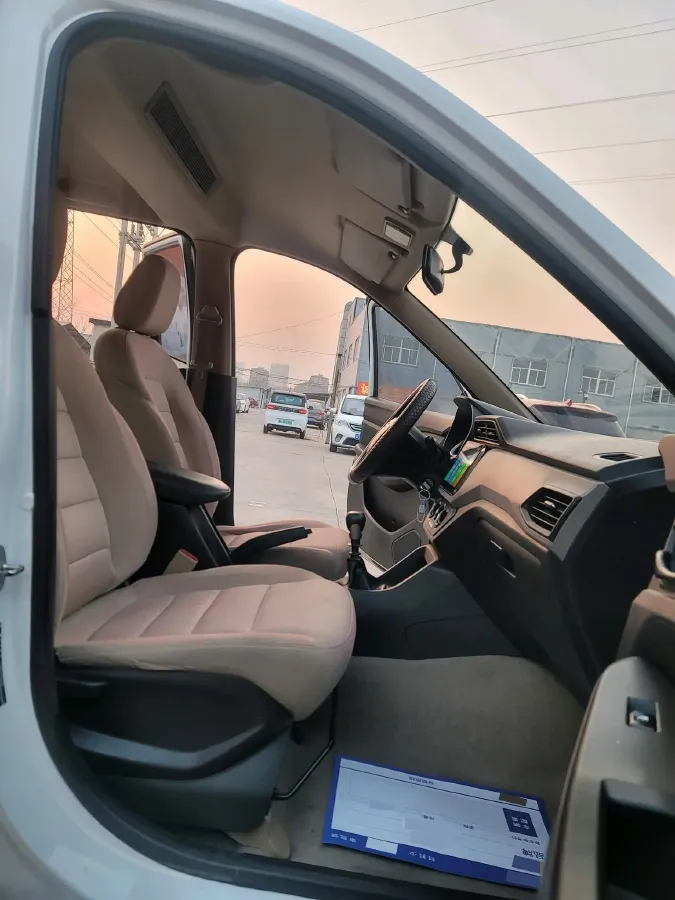 2019 WuLing HongGuang 1.5L 99HP L4 6MT,autocango,china used car exporter,china ev exporter,chinese used car exporter,chinese used ev exporter