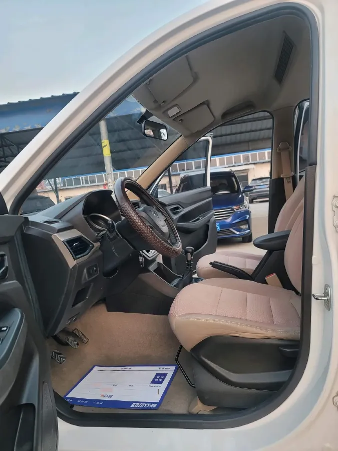 2019 WuLing HongGuang 1.5L 99HP L4 6MT,autocango,china used car exporter,china ev exporter,chinese used car exporter,chinese used ev exporter