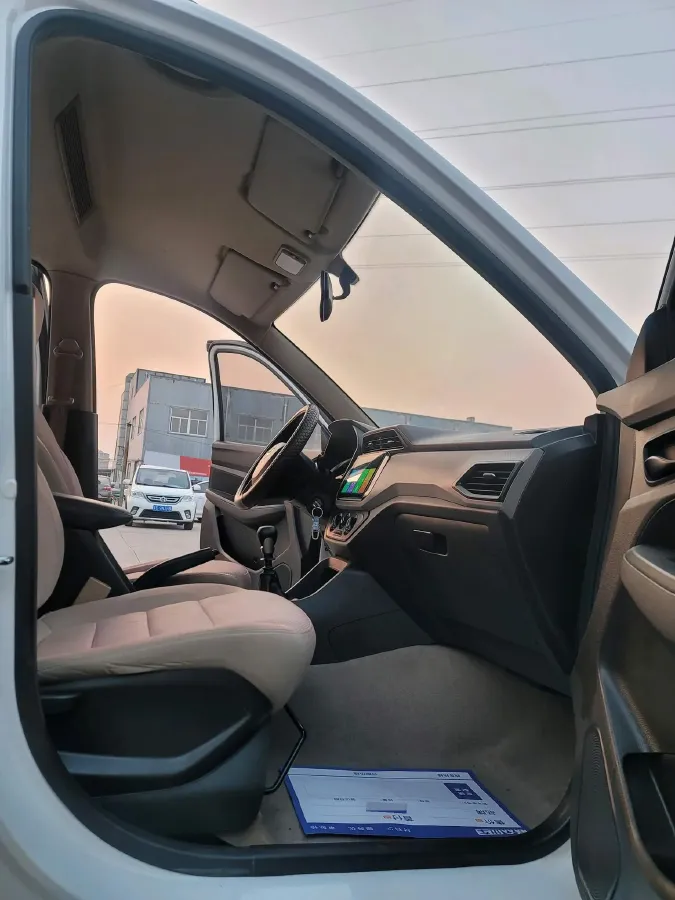 2019 WuLing HongGuang 1.5L 99HP L4 6MT,autocango,china used car exporter,china ev exporter,chinese used car exporter,chinese used ev exporter