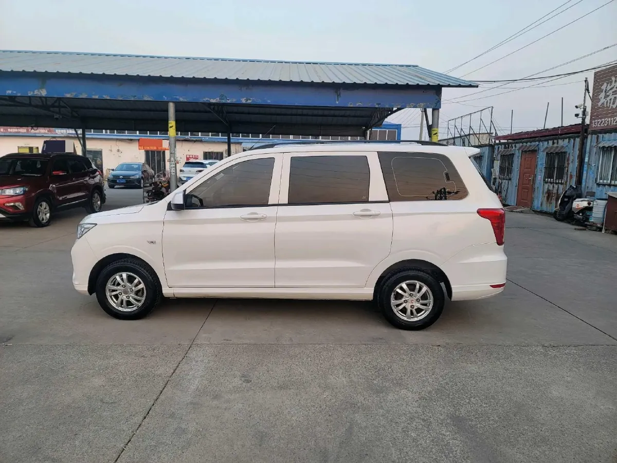 2019 WuLing HongGuang 1.5L 99HP L4 6MT,autocango,china used car exporter,china ev exporter,chinese used car exporter,chinese used ev exporter
