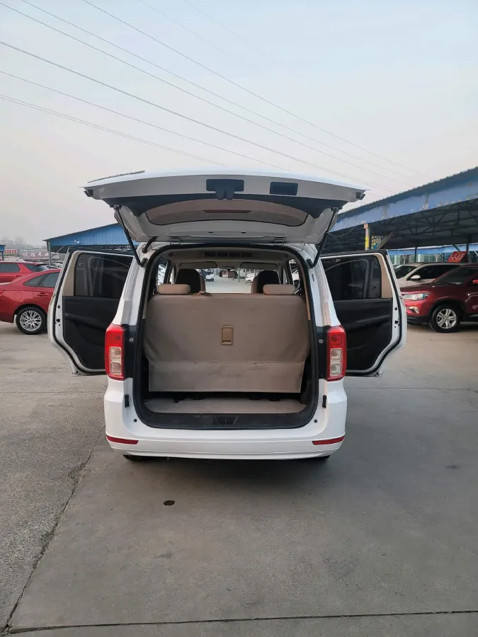 2019 WuLing HongGuang 1.5L 99HP L4 6MT,autocango,china used car exporter,china ev exporter,chinese used car exporter,chinese used ev exporter