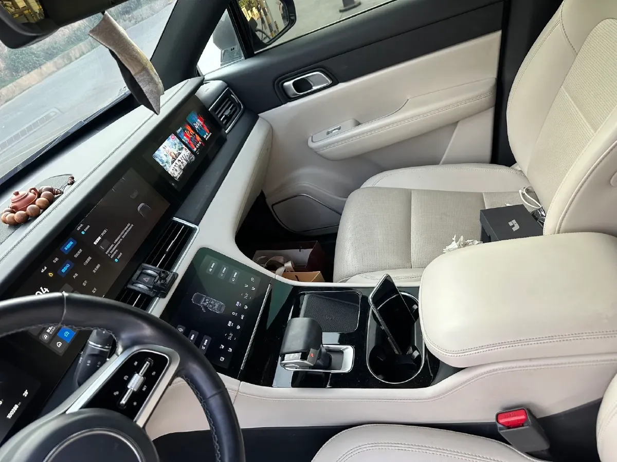 2021 Li ONE Range Extended 131HP REEV 40.5KWH,autocango,china used car exporter,china ev exporter,chinese used car exporter,chinese used ev exporter