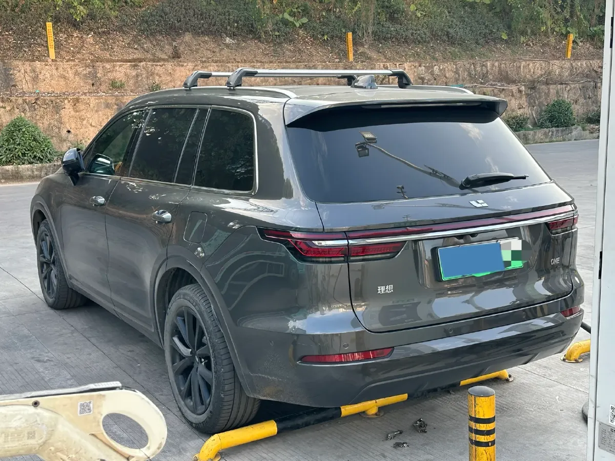 2021 Li ONE Range Extended 131HP REEV 40.5KWH,autocango,china used car exporter,china ev exporter,chinese used car exporter,chinese used ev exporter