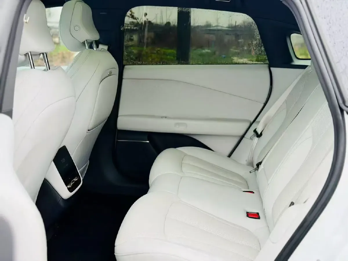 2024 Xpeng P7+ BEV 60.7KWH,autocango,china used car exporter,china ev exporter,chinese used car exporter,chinese used ev exporter