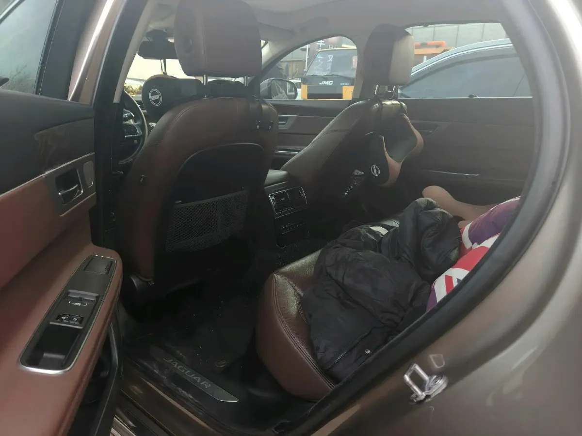 2018 Mercedes-Benz E Class 2.0T 184HP L4 9AT,autocango,china used car exporter,china ev exporter,chinese used car exporter,chinese used ev exporter