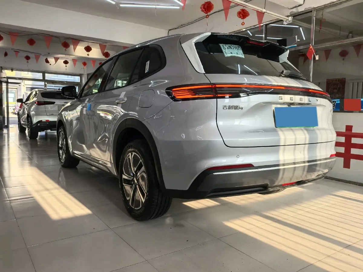 2025 Geely Galaxy L7 1.5L 112HP L4 1DHT PHEV 18.4KWH,autocango,china used car exporter,china ev exporter,chinese used car exporter,chinese used ev exporter