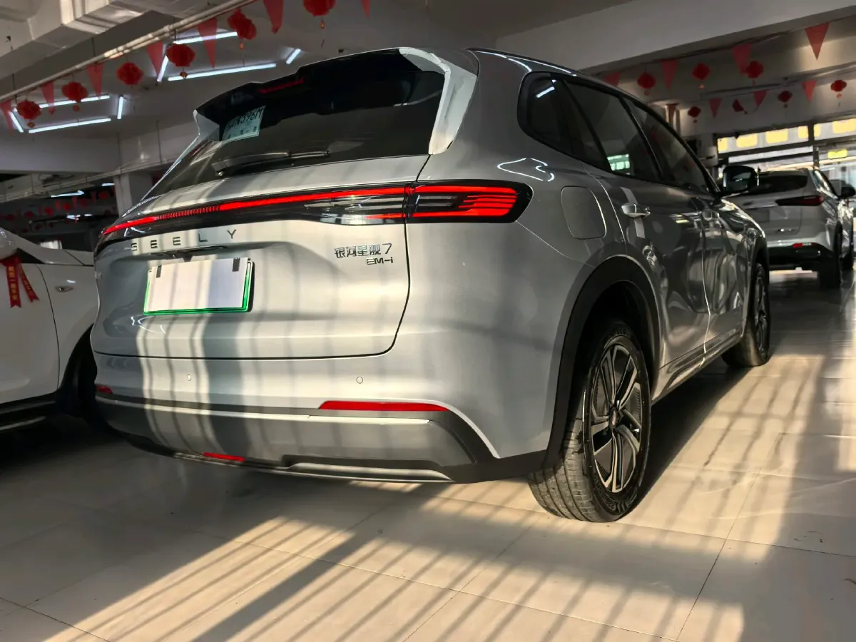 2025 Geely Galaxy L7 1.5L 112HP L4 1DHT PHEV 18.4KWH,autocango,china used car exporter,china ev exporter,chinese used car exporter,chinese used ev exporter