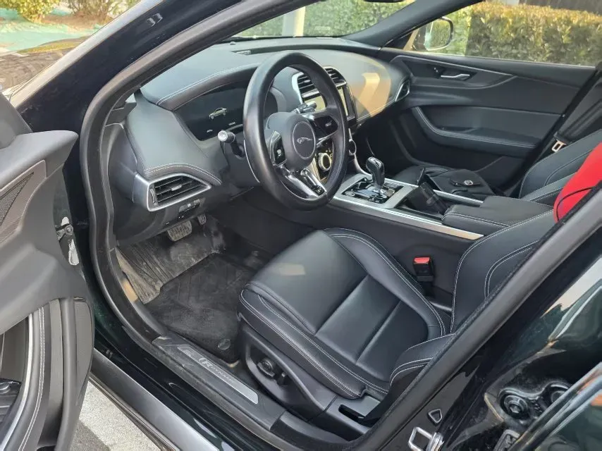 2022 Jaguar XEL 2.0T 250HP L4 8AT,autocango,china used car exporter,china ev exporter,chinese used car exporter,chinese used ev exporter