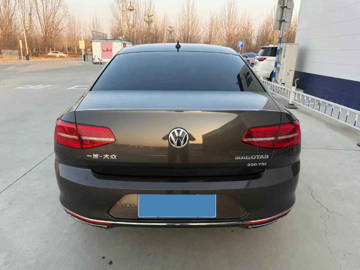 2017 Volkswagen Magotan 1.8T 180HP L4 7DCT,autocango,china used car exporter,china ev exporter,chinese used car exporter,chinese used ev exporter