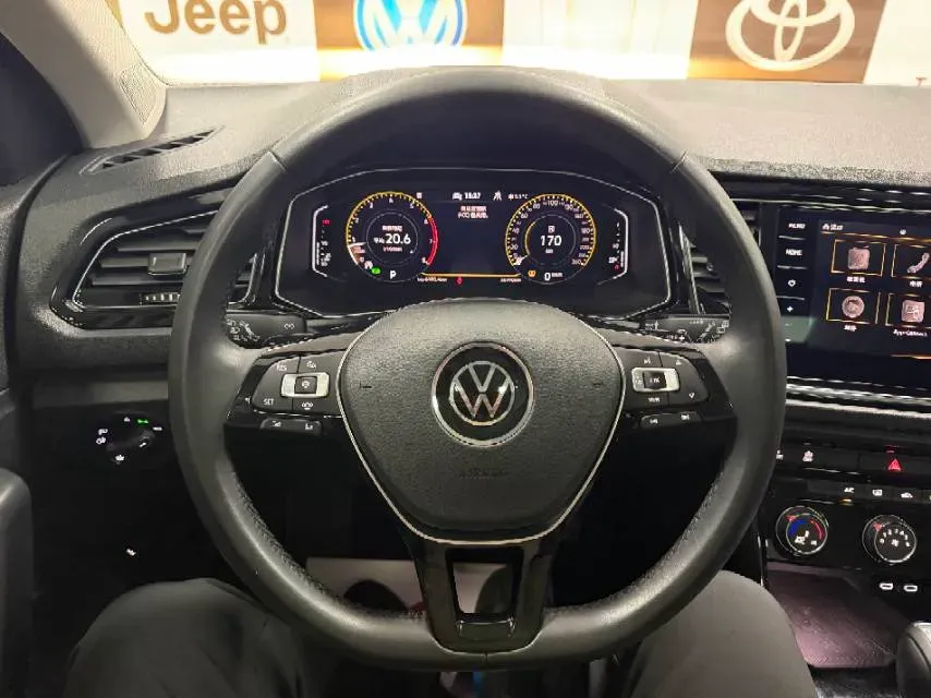 2021 Volkswagen T-Roc 1.4T 150HP L4 7DCT,autocango,china used car exporter,china ev exporter,chinese used car exporter,chinese used ev exporter