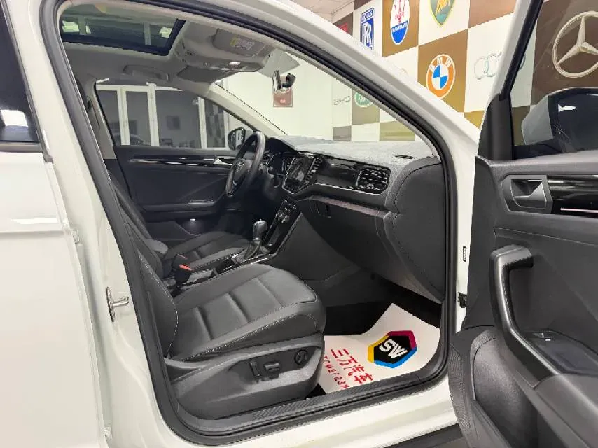 2021 Volkswagen T-Roc 1.4T 150HP L4 7DCT,autocango,china used car exporter,china ev exporter,chinese used car exporter,chinese used ev exporter