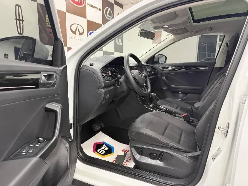 2021 Volkswagen T-Roc 1.4T 150HP L4 7DCT,autocango,china used car exporter,china ev exporter,chinese used car exporter,chinese used ev exporter