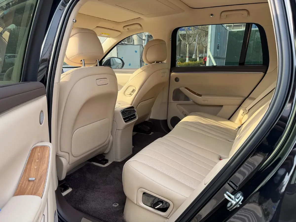 2026 AITO AITO M7 REEV 160HP REEV,autocango,china used car exporter,china ev exporter,chinese used car exporter,chinese used ev exporter