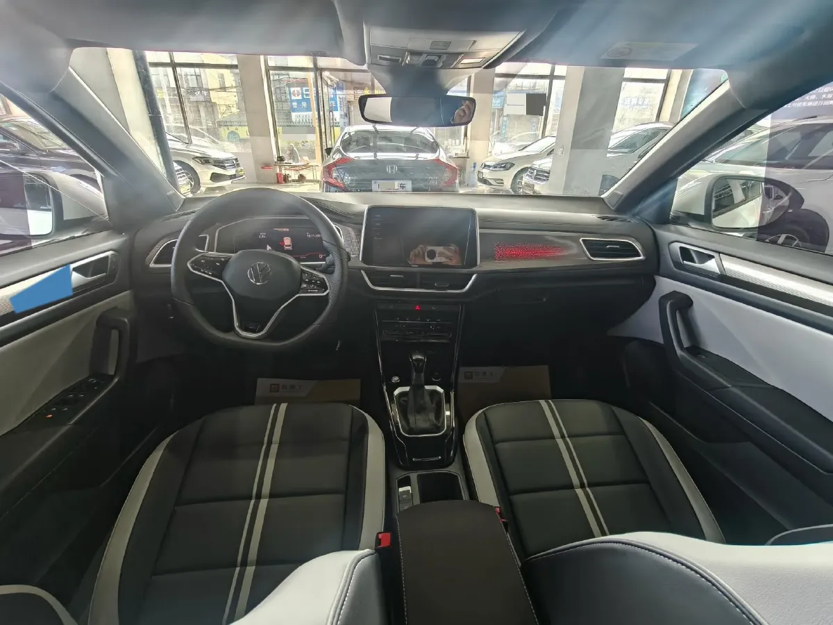 2023 Volkswagen T-Roc 1.5T 160HP L4 7DCT,autocango,china used car exporter,china ev exporter,chinese used car exporter,chinese used ev exporter