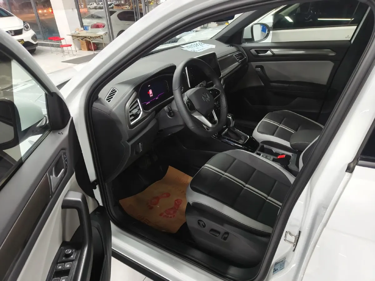 2023 Volkswagen T-Roc 1.5T 160HP L4 7DCT,autocango,china used car exporter,china ev exporter,chinese used car exporter,chinese used ev exporter