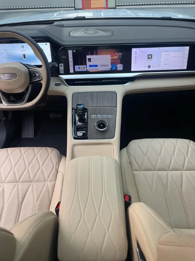 2025 Geely Monjaro 2.0T 238HP L4 8AT,autocango,china used car exporter,china ev exporter,chinese used car exporter,chinese used ev exporter