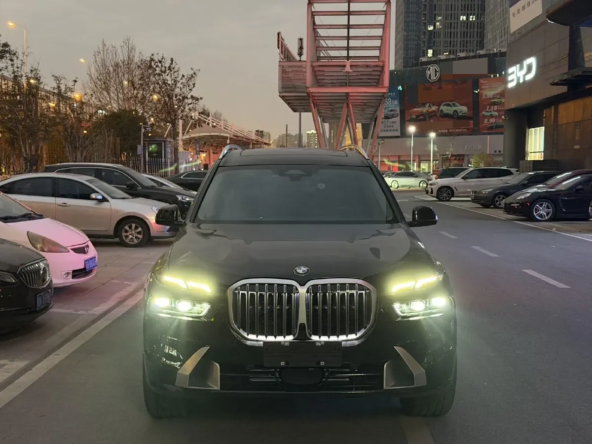 2024 BMW X7 3.0T 381HP L6 8AT,autocango,china used car exporter,china ev exporter,chinese used car exporter,chinese used ev exporter