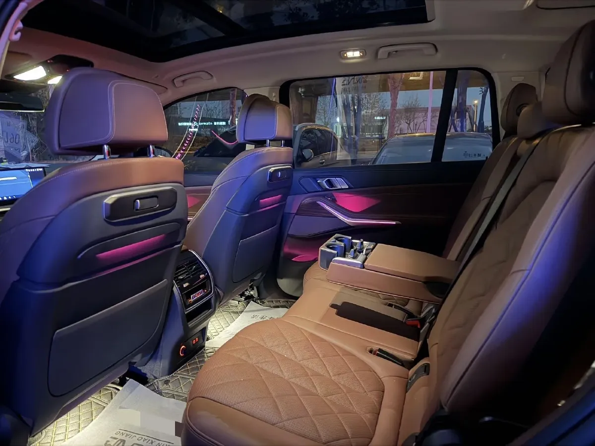 2024 BMW X7 3.0T 381HP L6 8AT,autocango,china used car exporter,china ev exporter,chinese used car exporter,chinese used ev exporter