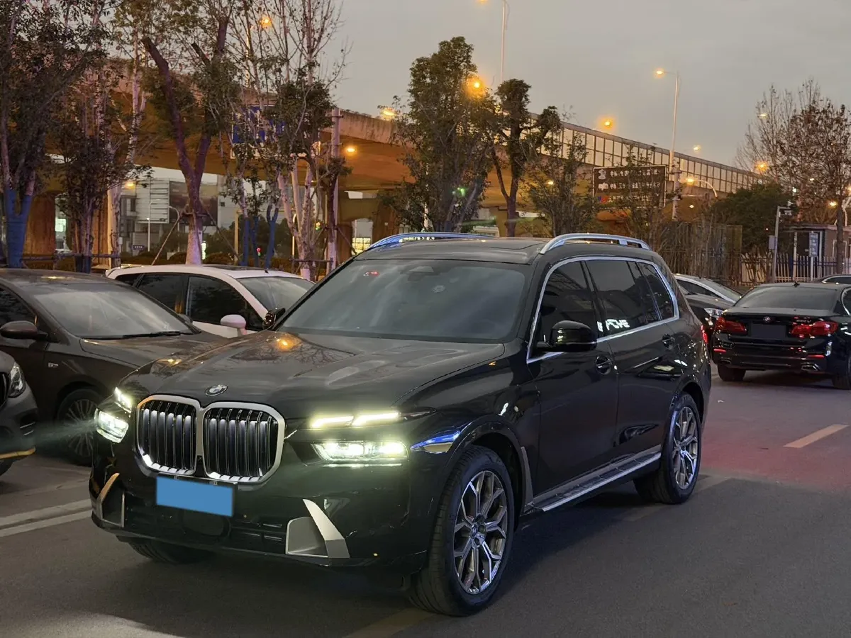 2024 BMW X7 3.0T 381HP L6 8AT,autocango,china used car exporter,china ev exporter,chinese used car exporter,chinese used ev exporter