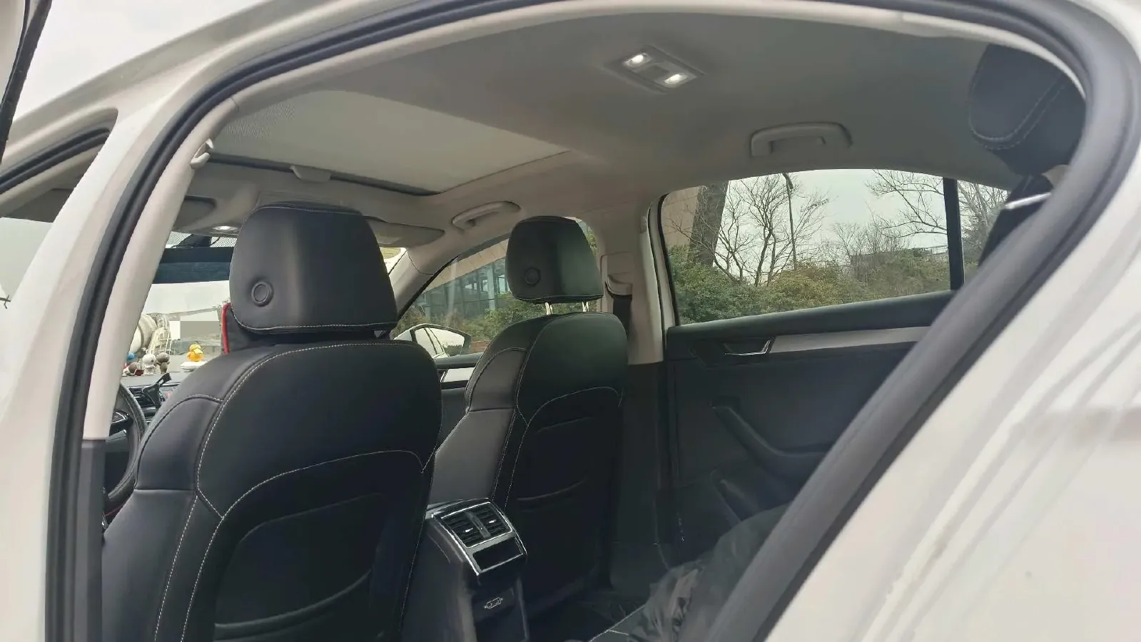 2018 Skoda Superb 1.8T 180HP L4 7DCT,autocango,china used car exporter,china ev exporter,chinese used car exporter,chinese used ev exporter