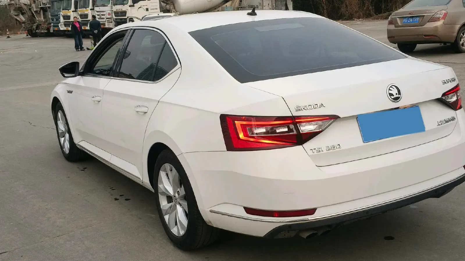 2018 Skoda Superb 1.8T 180HP L4 7DCT,autocango,china used car exporter,china ev exporter,chinese used car exporter,chinese used ev exporter