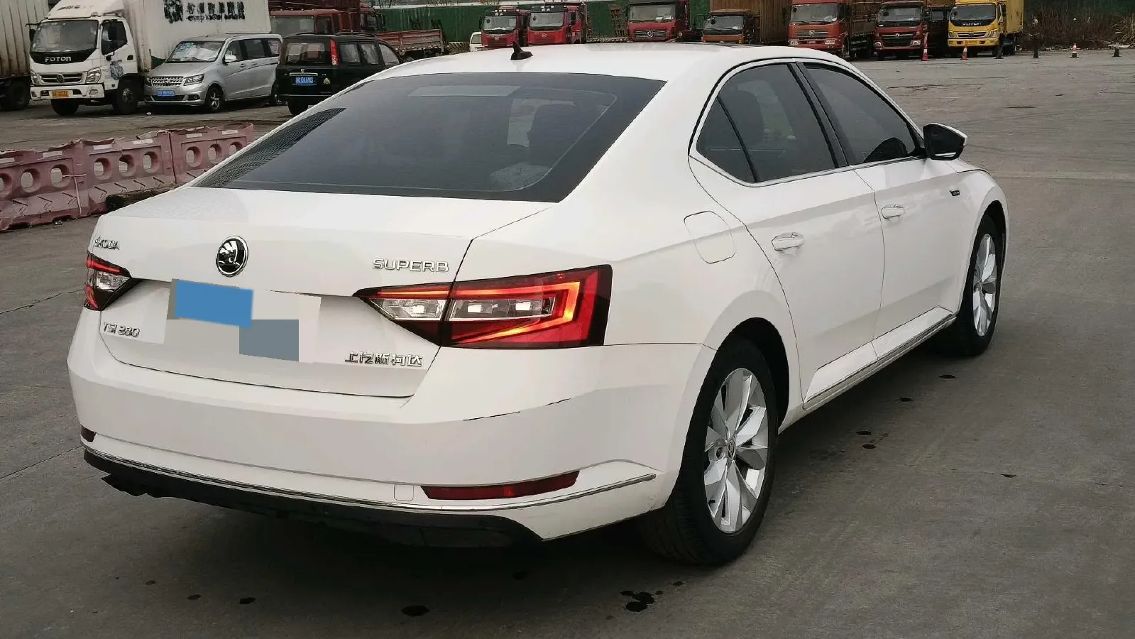 2018 Skoda Superb 1.8T 180HP L4 7DCT,autocango,china used car exporter,china ev exporter,chinese used car exporter,chinese used ev exporter