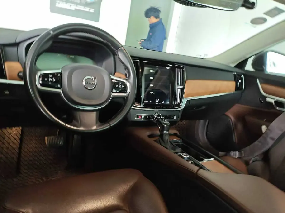 2019 Infiniti Q70 2.0T 211HP L4 7AT,autocango,china used car exporter,china ev exporter,chinese used car exporter,chinese used ev exporter