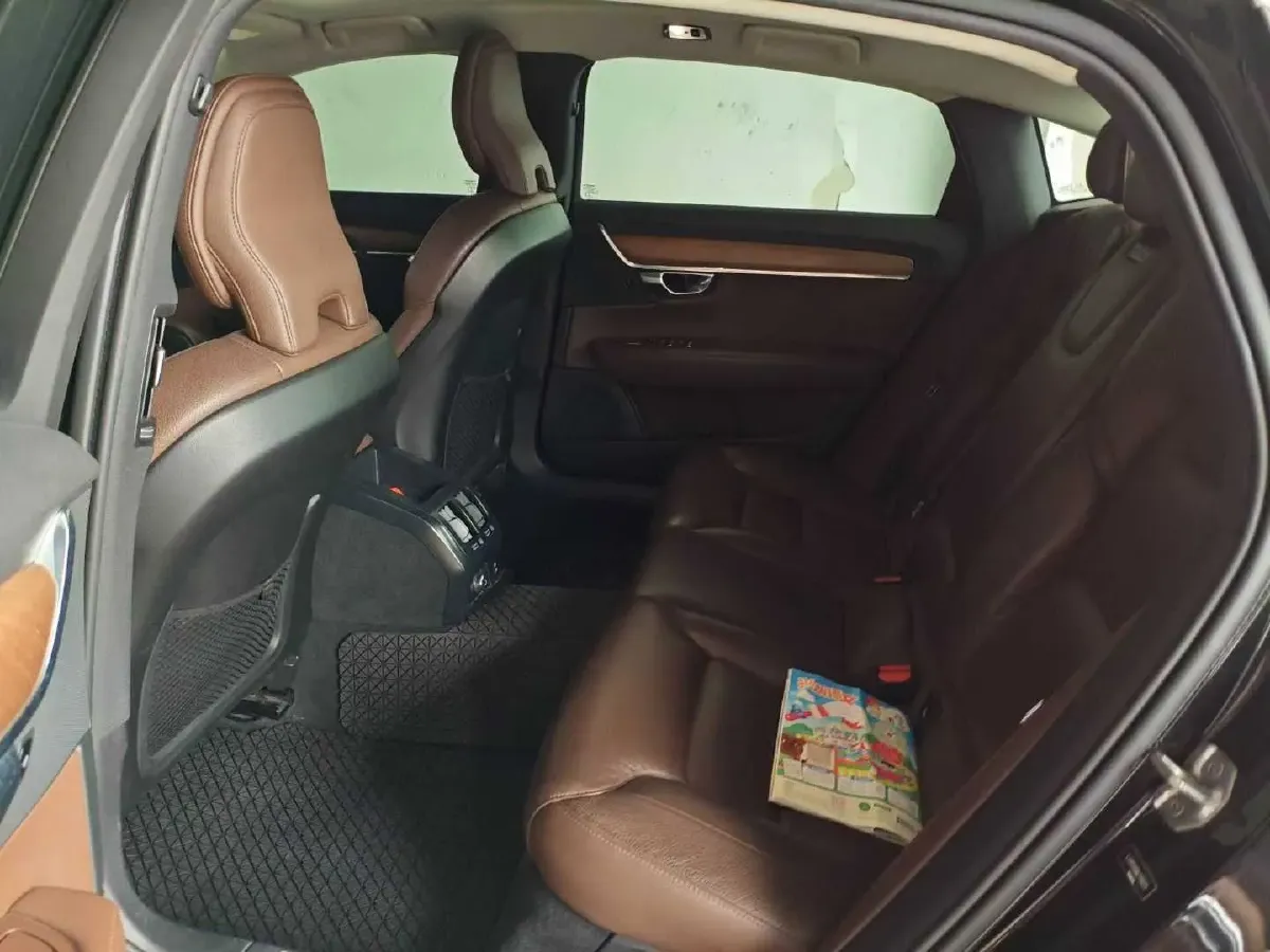 2019 Infiniti Q70 2.0T 211HP L4 7AT,autocango,china used car exporter,china ev exporter,chinese used car exporter,chinese used ev exporter