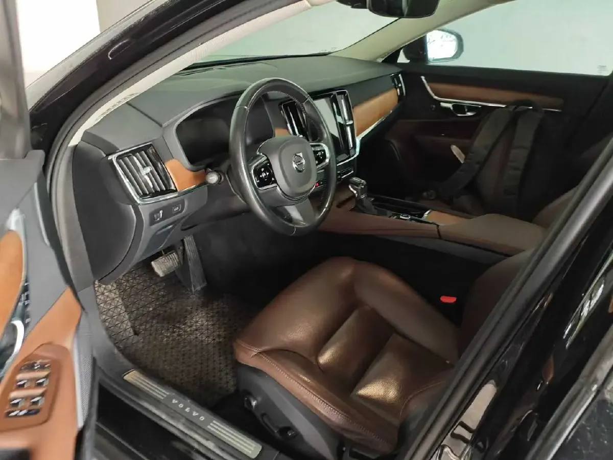 2019 Infiniti Q70 2.0T 211HP L4 7AT,autocango,china used car exporter,china ev exporter,chinese used car exporter,chinese used ev exporter