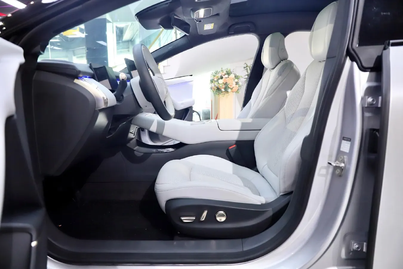 2024 Xpeng P7+ BEV 60.7KWH,autocango,china used car exporter,china ev exporter,chinese used car exporter,chinese used ev exporter