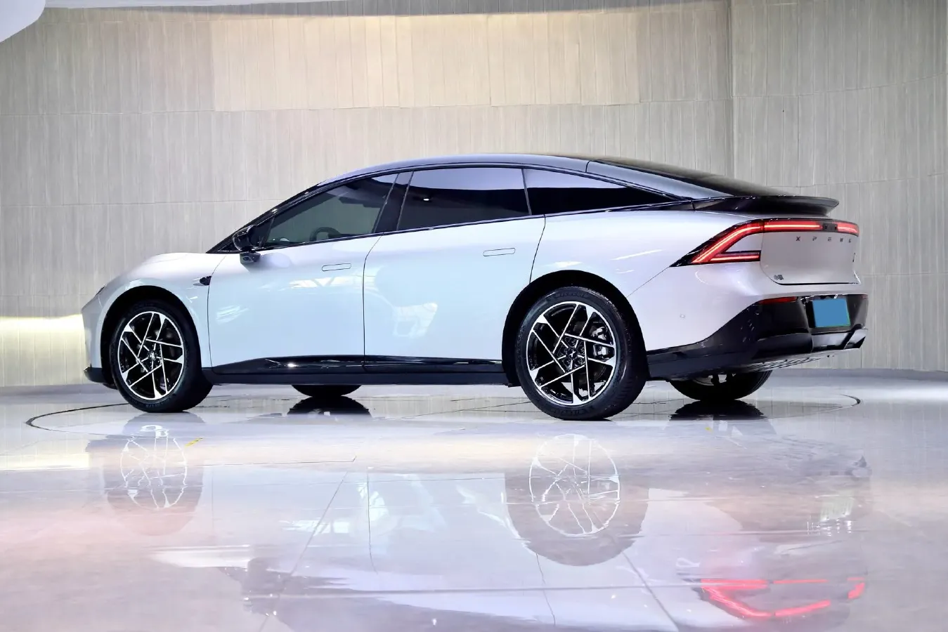 2024 Xpeng P7+ BEV 60.7KWH,autocango,china used car exporter,china ev exporter,chinese used car exporter,chinese used ev exporter