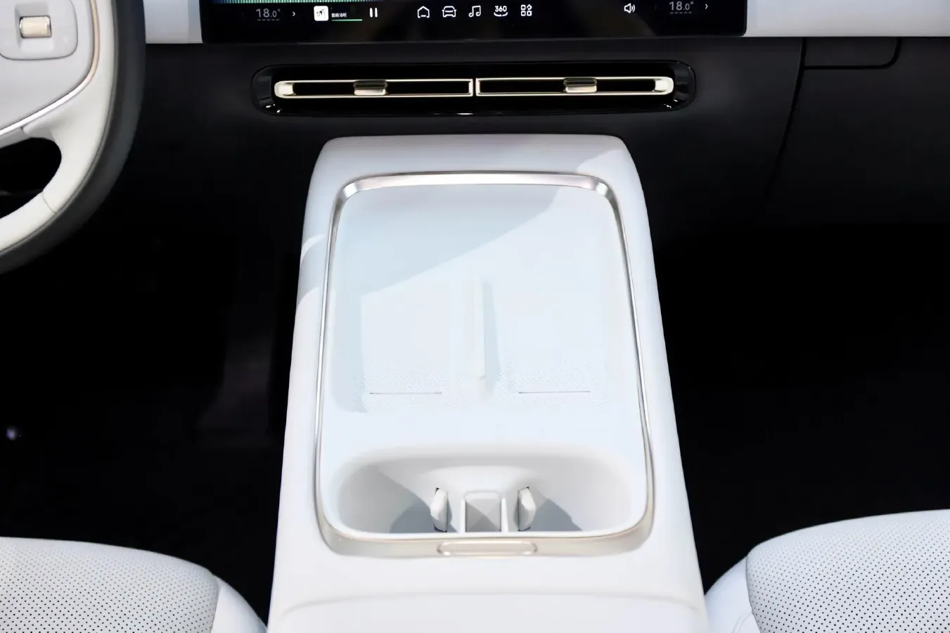 2024 Xpeng P7+ BEV 60.7KWH,autocango,china used car exporter,china ev exporter,chinese used car exporter,chinese used ev exporter